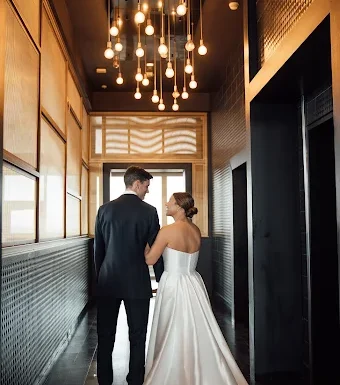 The Wedding Dresser Gallery 1