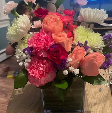 Valeria House Flowers Gallery 2