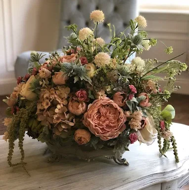 Laura’s Floral Elegance Gallery 0