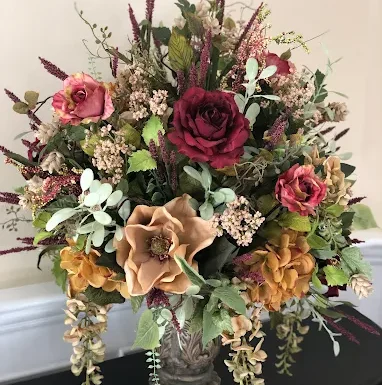 Laura’s Floral Elegance Gallery 1