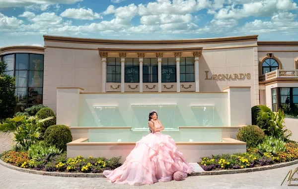 Leonard’s Palazzo Gallery 1